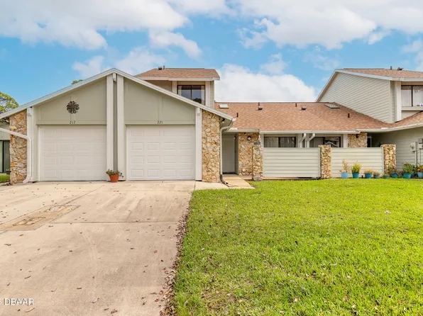221 Surf Scooter Dr, Daytona Beach, FL 32119