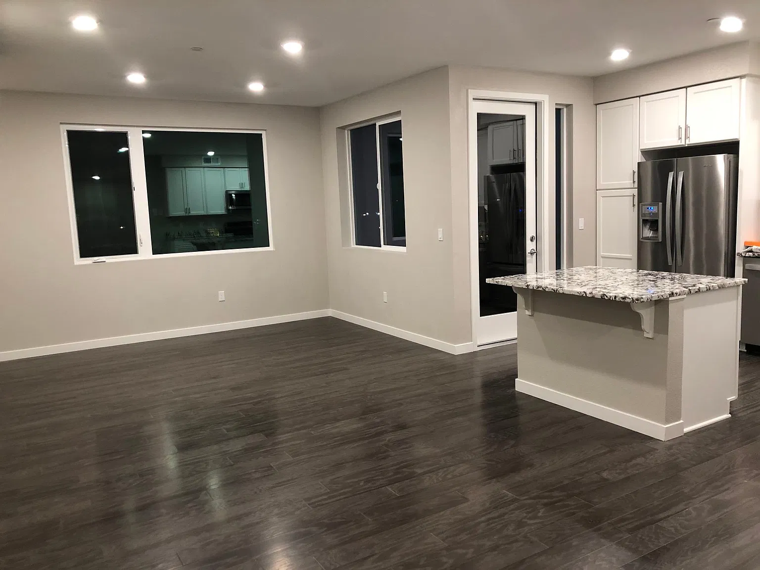 2 bed, 1111 sqft, $4,100 — Photo 4