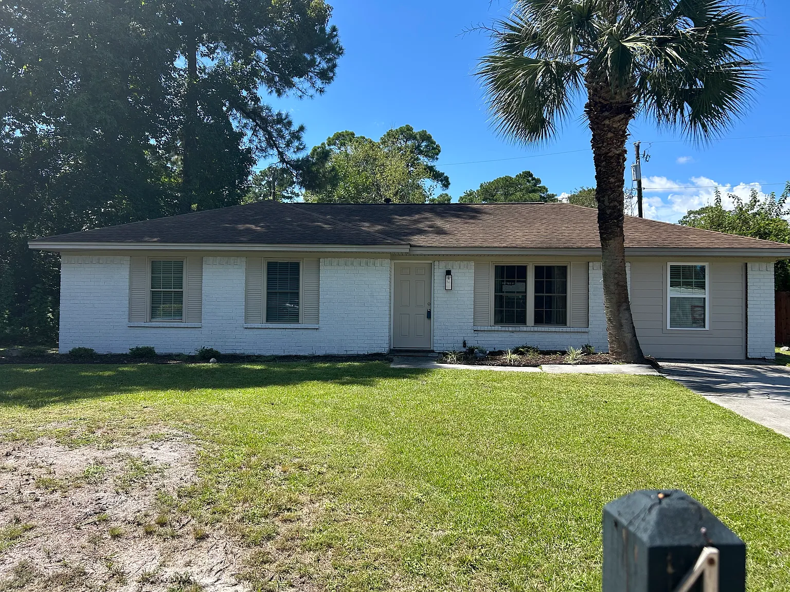 3 bed, 1.5 bath, 1303 sqft, $2,395 — Photo 1