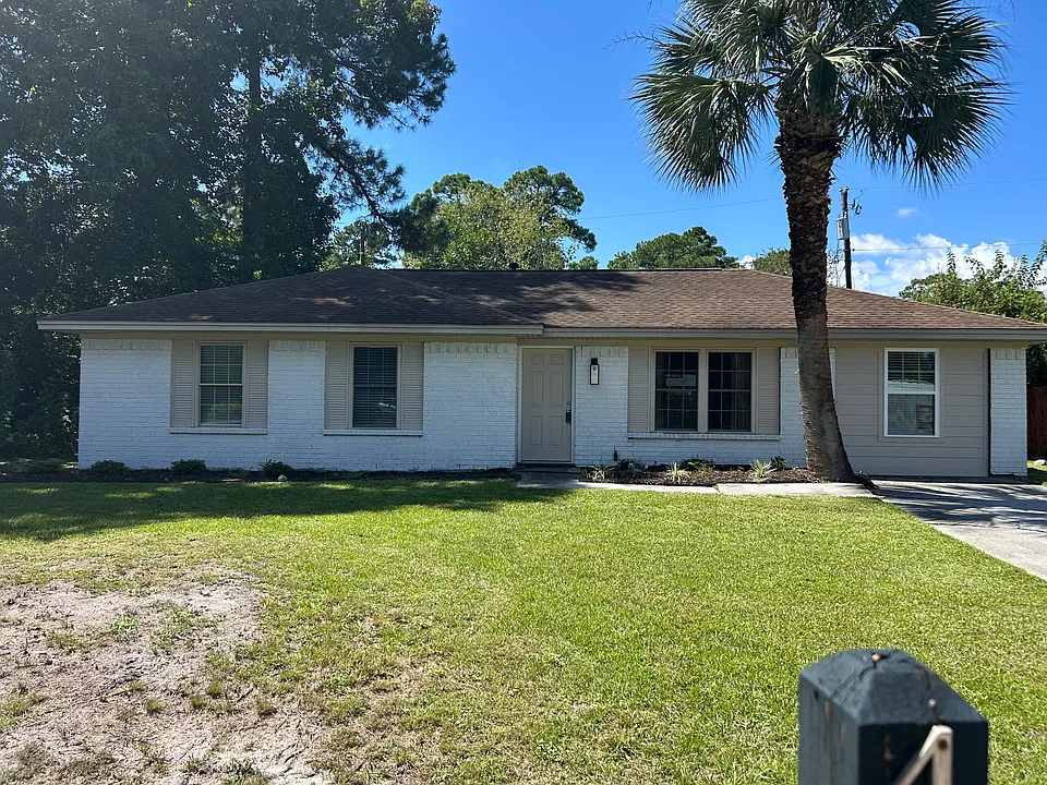 4 Cross Bow Ct