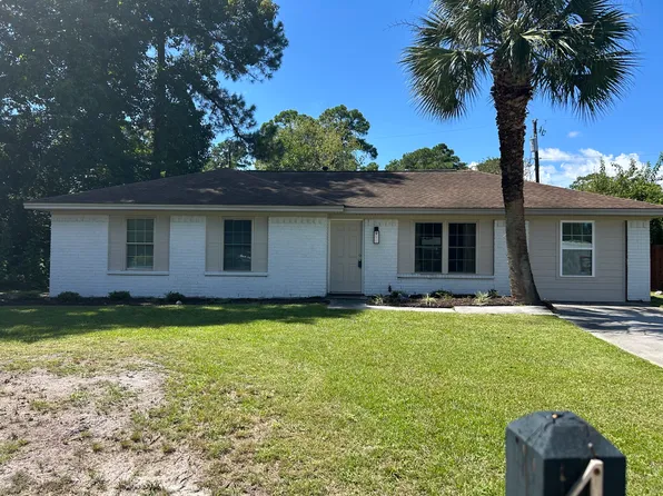 4 Cross Bow Ct, Savannah, GA 31406