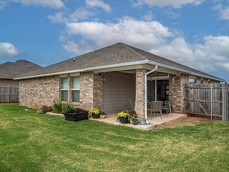 10300 Glover River Dr — Photo 31