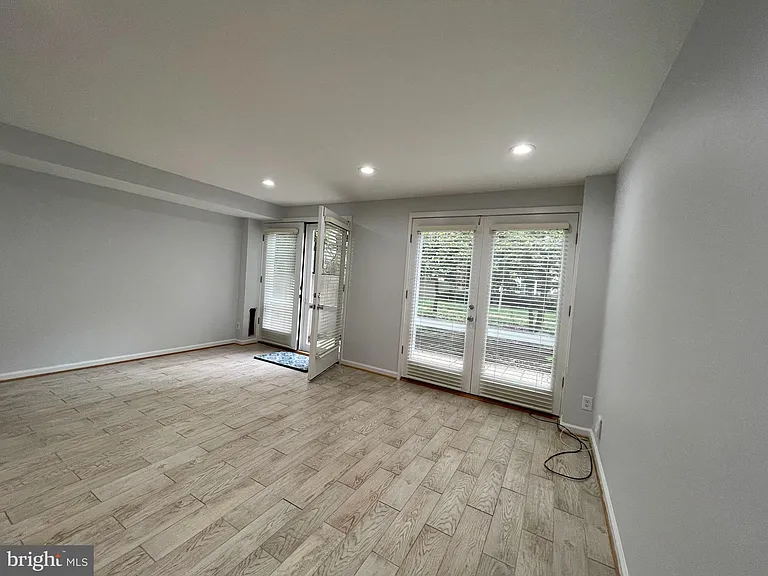 61 G St SW #B — Photo 4