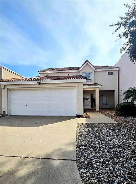 4 bed, 3.5 bath, 2036 sqft, $2,100 — Photo 1