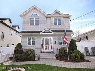 146 Thornycroft Ave, Staten Island, NY