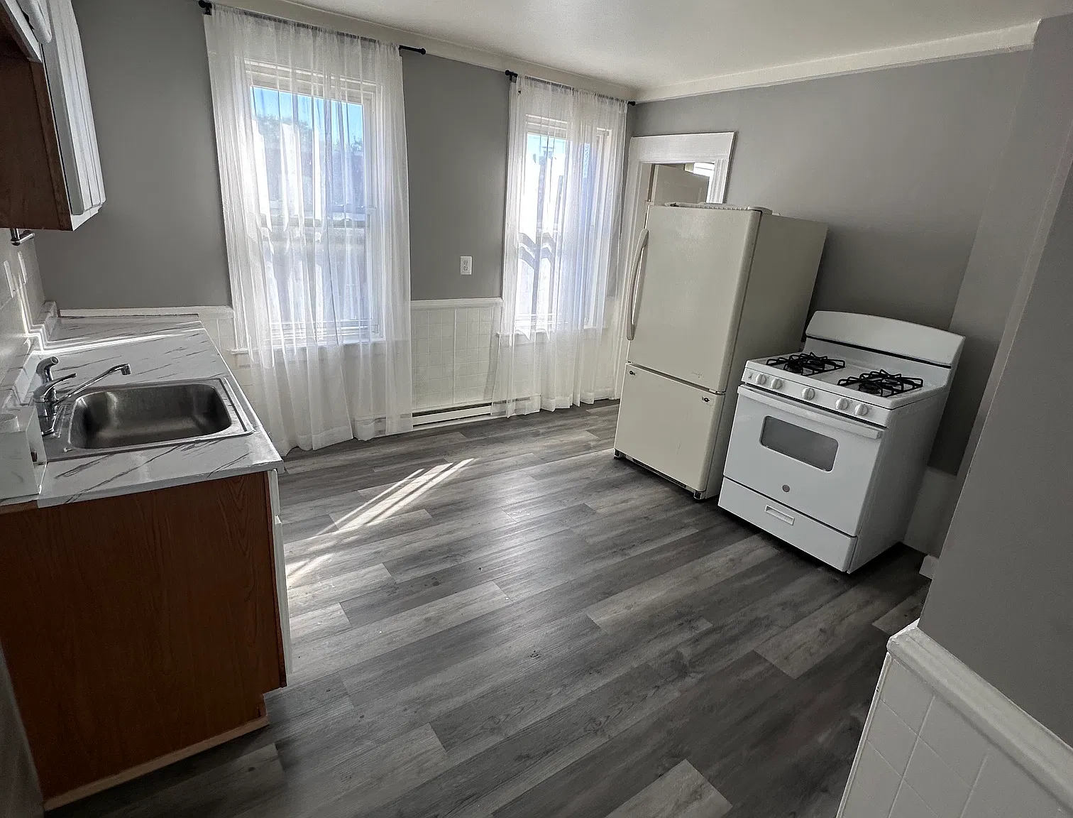 3 bed, 1100 sqft, $1,600 — Photo 1