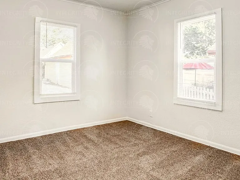 6210 Agnes Ave — Photo 23