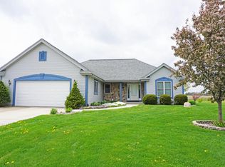 W1201 High Pointe Cir, Rubicon, WI 53078