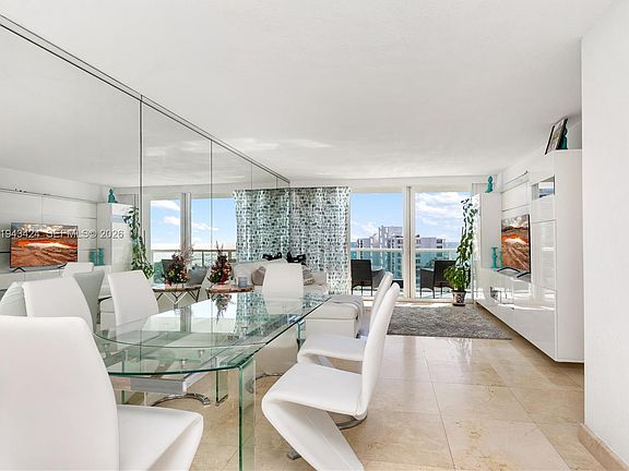 5th image of 100 Bayview Dr APT 907