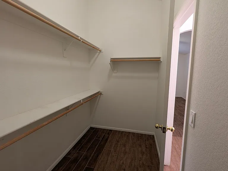 1129 E Nardini St — Photo 14