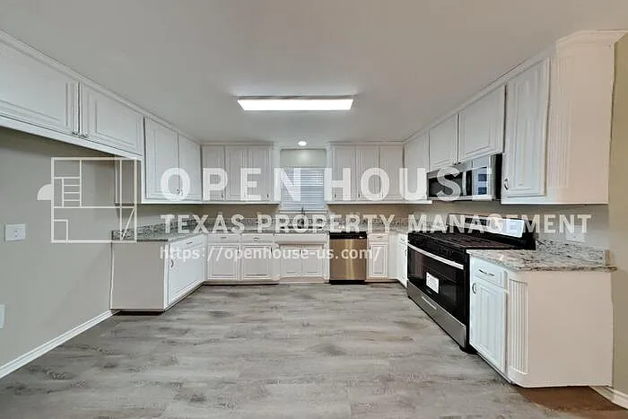 4 bed, 2.0 bath, 1830 sqft, $2,300 — Photo 4