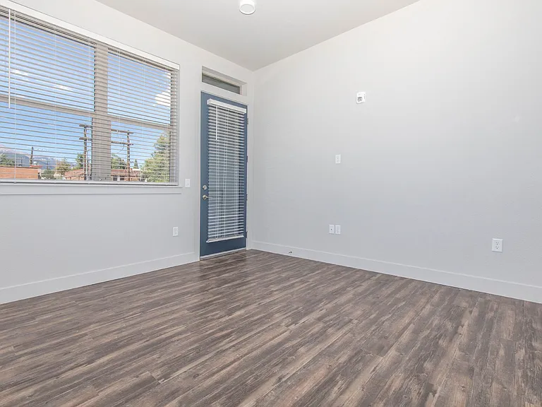 532 CO — Photo 8