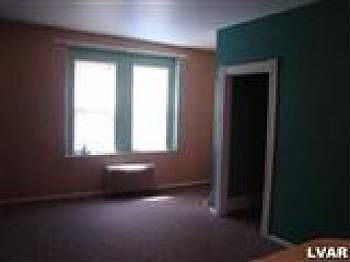 2nd floor Living rm