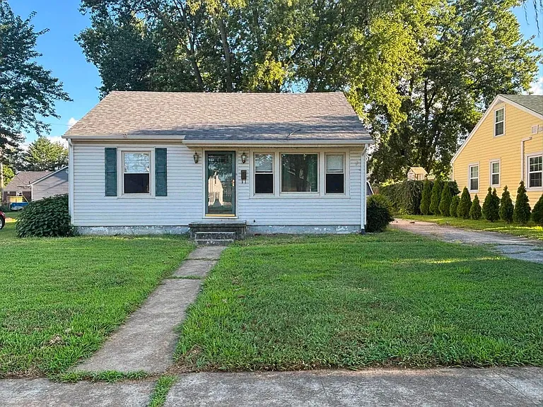 2100 Sunset Dr — Photo 1