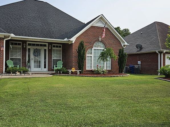 106 Lowe Blvd
