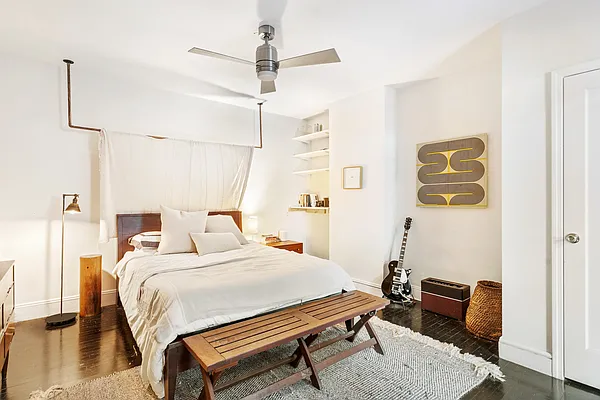 Sold by Compass | media 7
