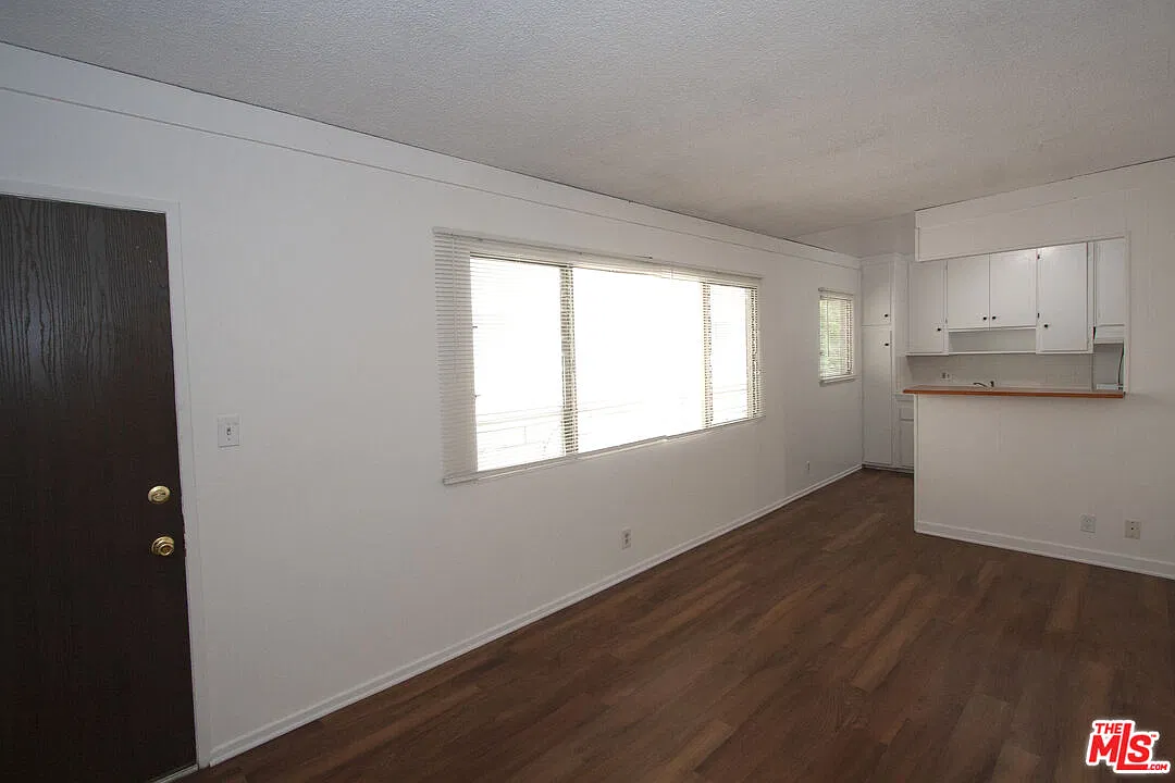 3 bed, 2.0 bath, $3,400 — Photo 4