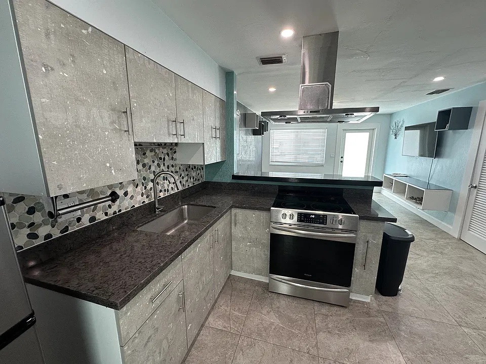 4008-4018 NW 5th Ave #5