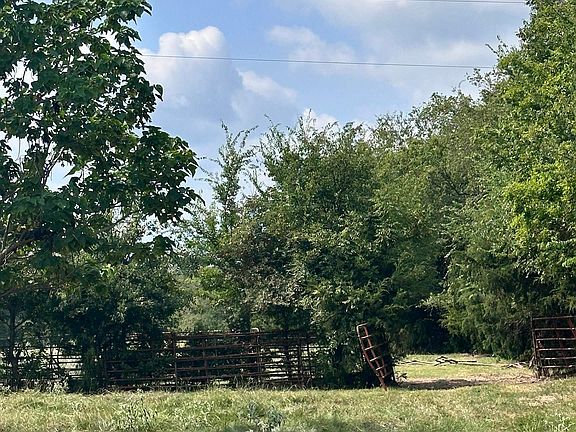 2nd image of 200 Vz County Road 2422
