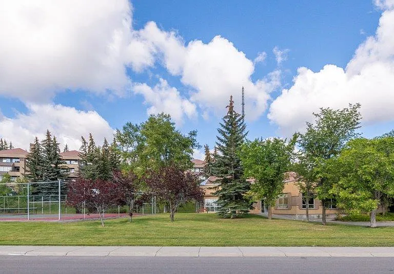 220 Village Ter SW #2 — Photo 28