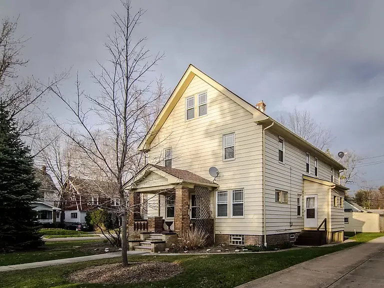 1551 Maple Rd — Photo 11