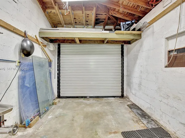 1523 Dewey St — Photo 33