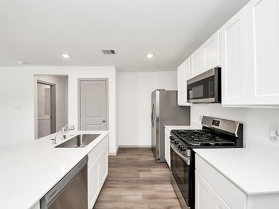 4th image of 1018 Bluegill Ln
