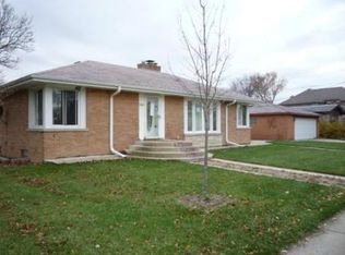 3801 W Greenleaf Ave, Lincolnwood, IL 60712