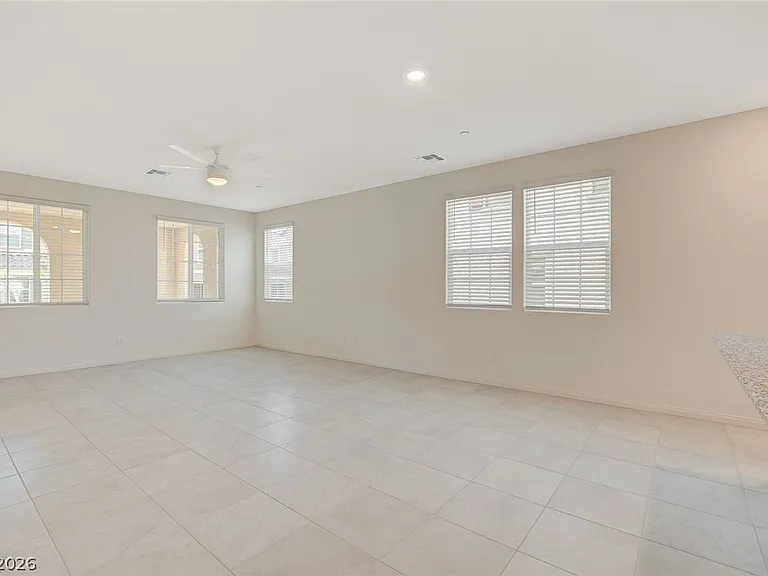 2615 Esposende St — Photo 12