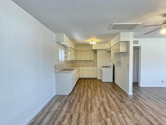 3rd image of 16044 N Nash St