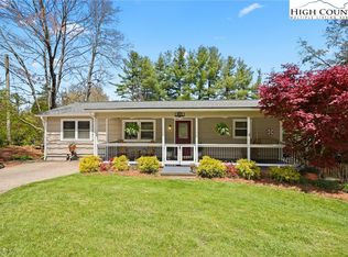 869 Ransom St, Blowing Rock, NC 28605