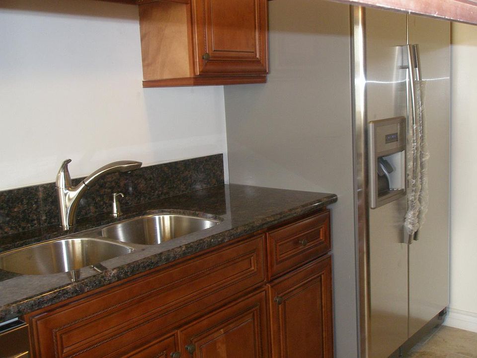 1st image of 1166 Amherst Ave APT 8