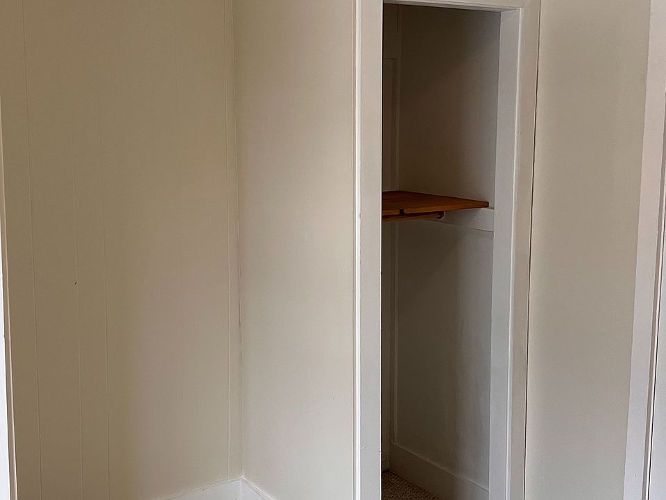 1st image of 10 Railroad St #4