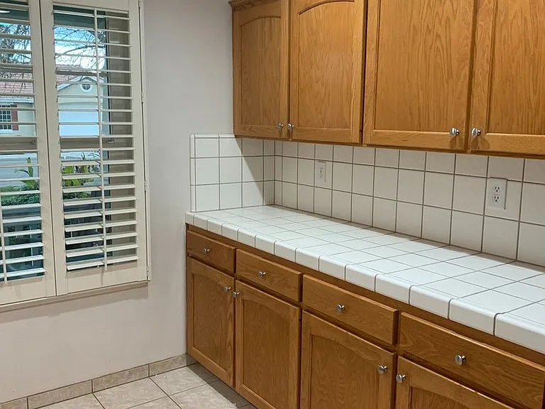 1679 E La Quinta Dr — Photo 36