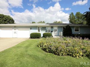 110 N Howard St, Roanoke, IL