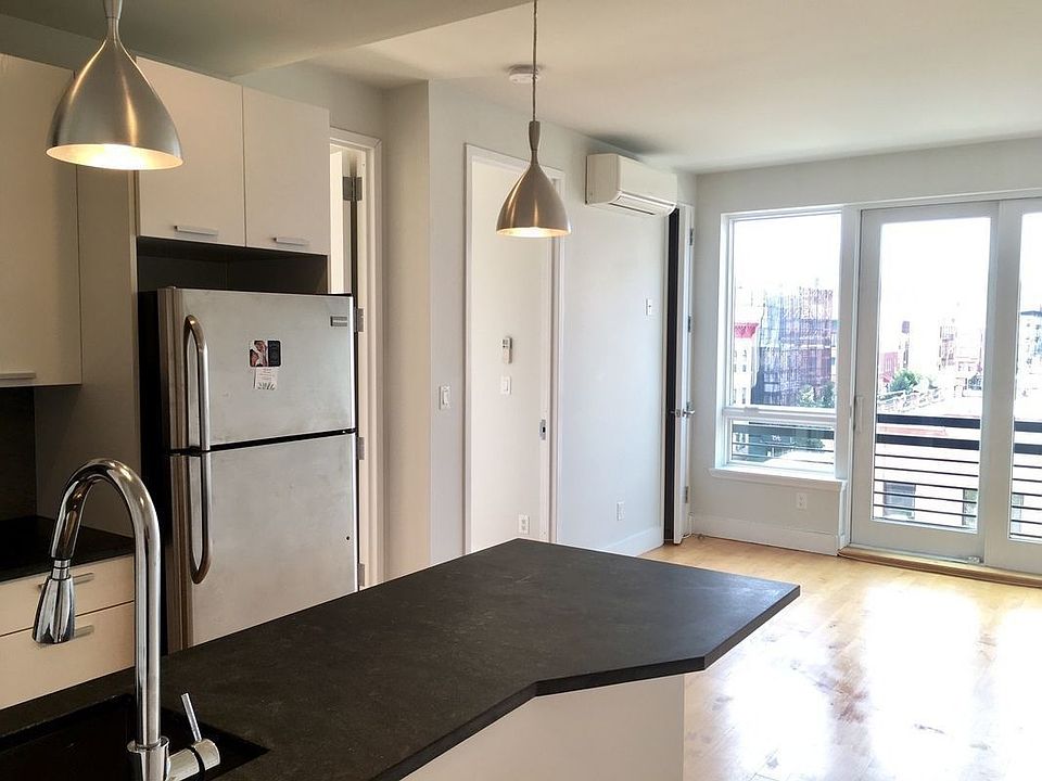 1st image of 836 Dekalb Ave #3N