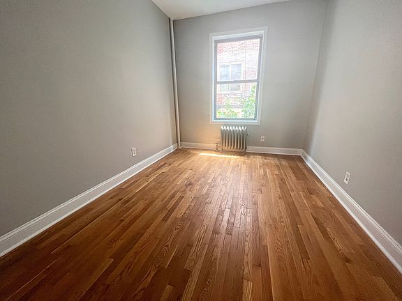 4th image of 565 W 215th St APT 21