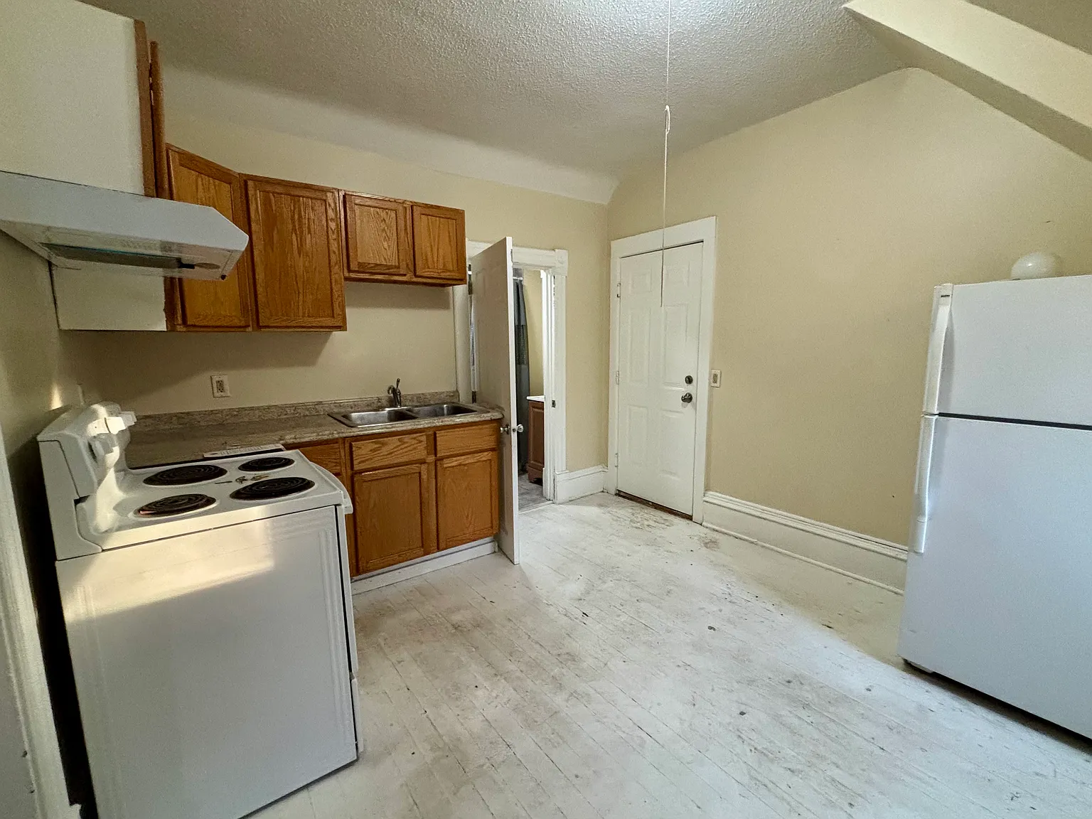 2 bed, 1156 sqft, $895 — Photo 3