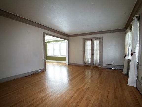 4th image of 4423 Holly St