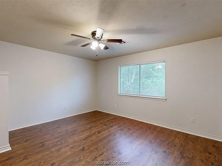 1915 Pine Tree Dr #B — Photo 17