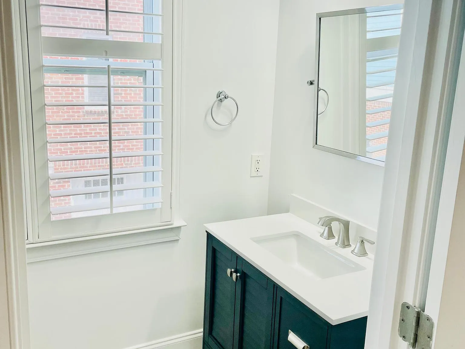 204 E Park Ave — Photo 4