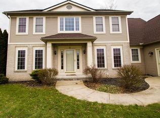 2 Orange Tree Cir, Rochester, NY 14624