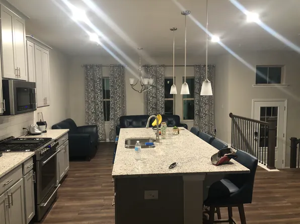 319 Commons Ave, Woodstock, GA 30188