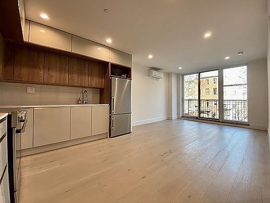 1st image of 107 Madison St #2B