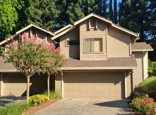 2102 University Park Dr, Sacramento, CA 95825
