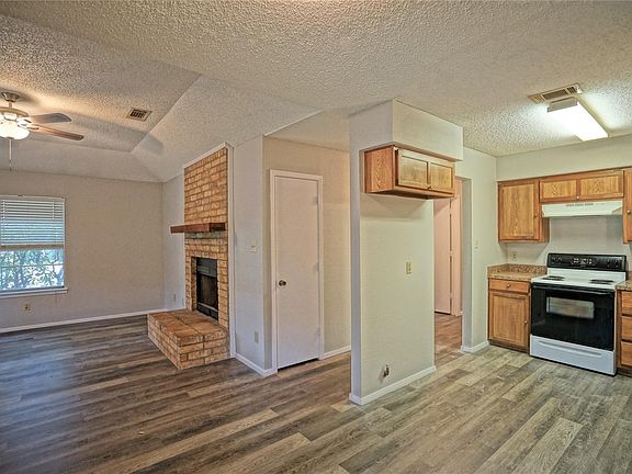 3rd image of 7757 Sable Ln