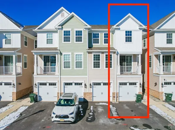 215 Park Ln, Dunellen, NJ 08812