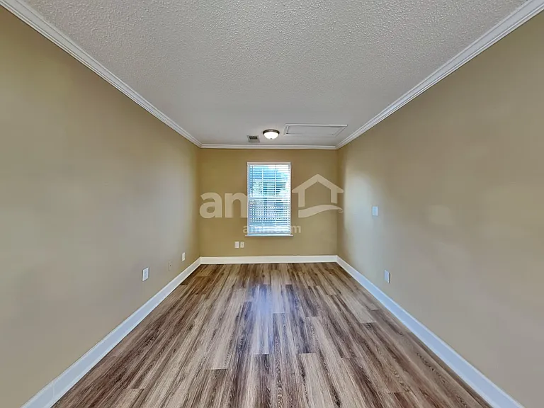 208 Winding Willow Trl — Photo 9