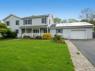 7 Chatham Dr, Howell, NJ 07731