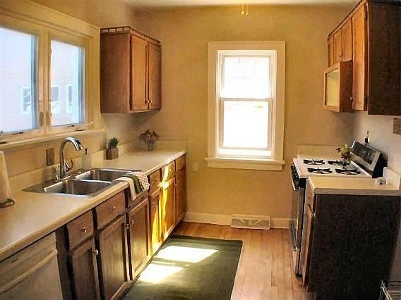 3rd image of 5026 N Idlewild Ave
